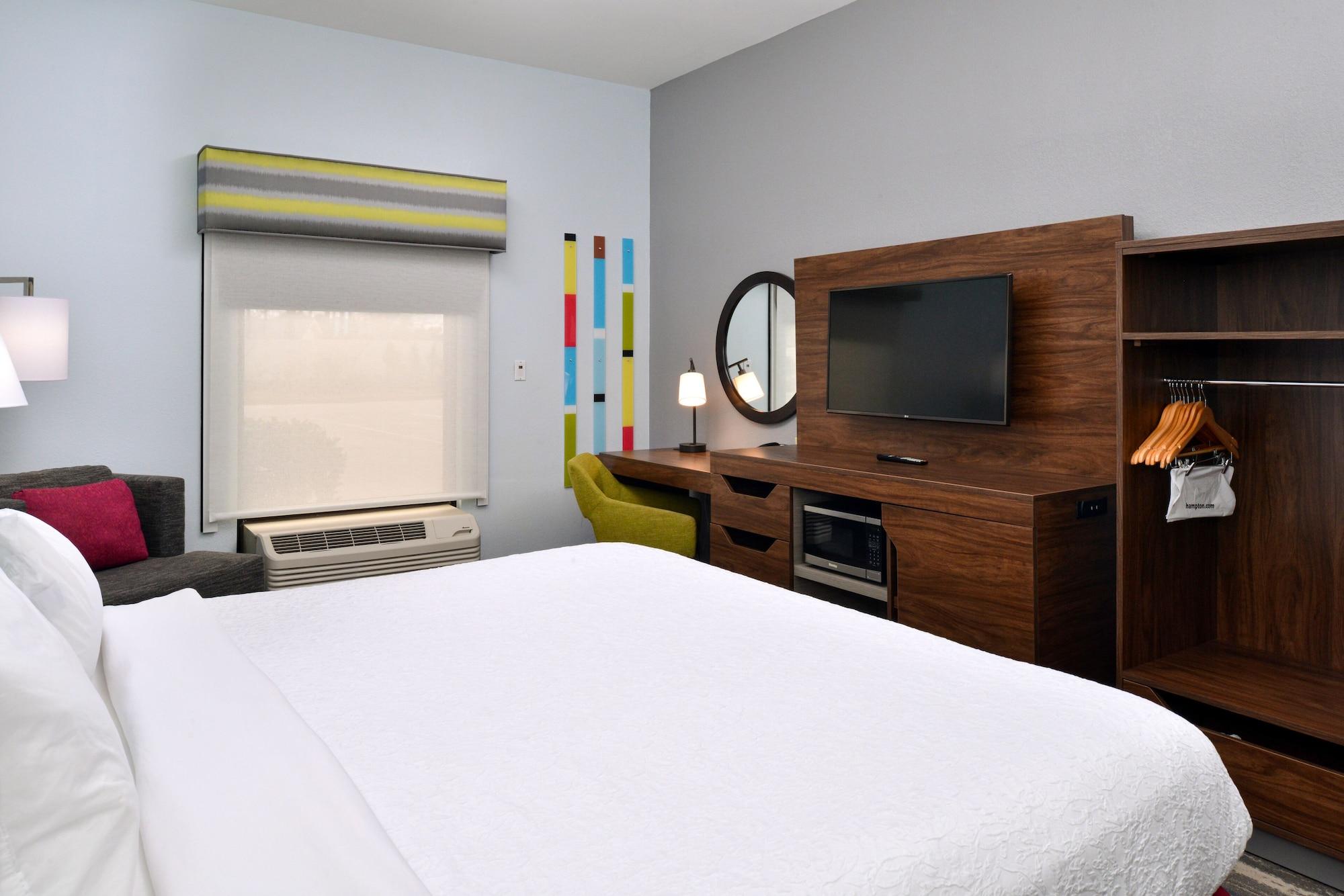 Hampton Inn By Hilton Panama City Beach Upper Grand Lagoon Eksteriør bilde