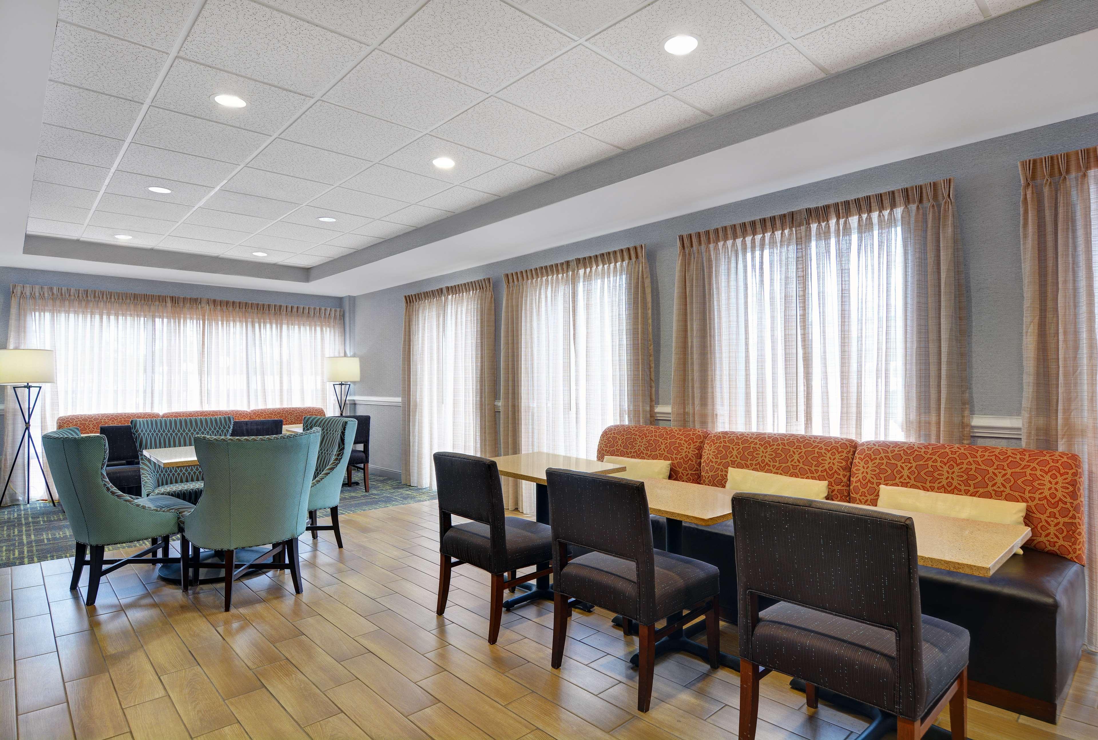 Hampton Inn By Hilton Panama City Beach Upper Grand Lagoon Eksteriør bilde