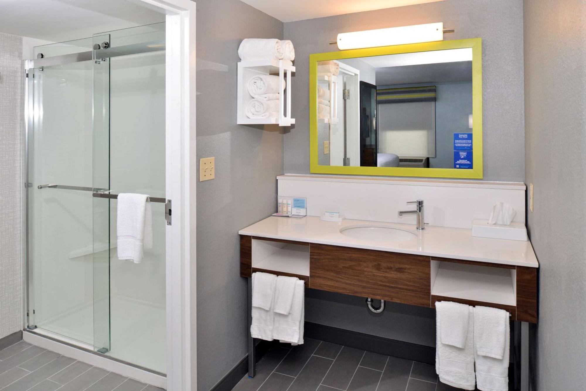 Hampton Inn By Hilton Panama City Beach Upper Grand Lagoon Eksteriør bilde