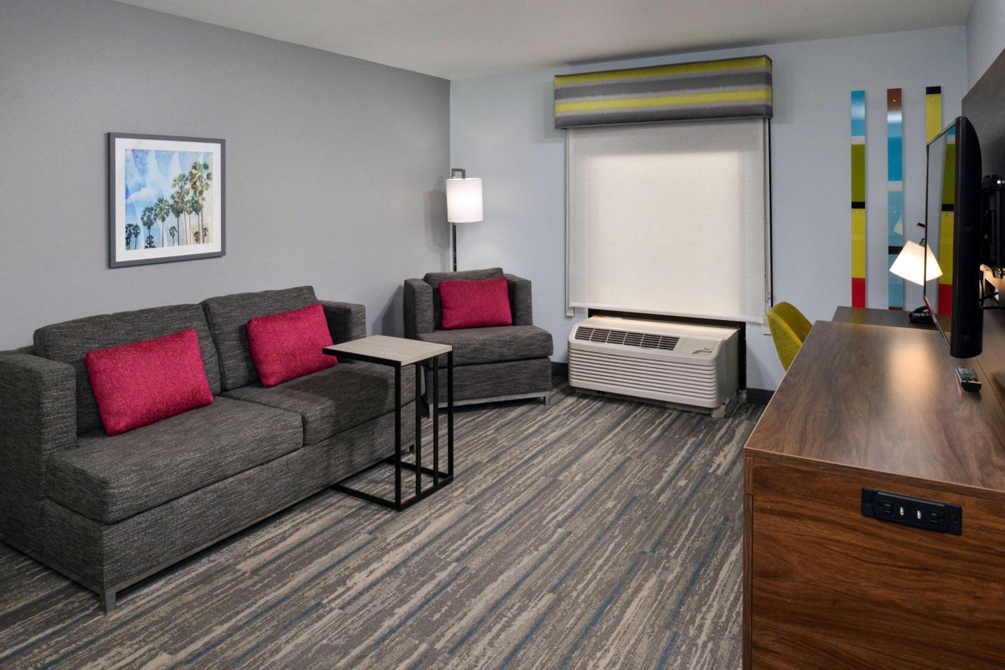 Hampton Inn By Hilton Panama City Beach Upper Grand Lagoon Eksteriør bilde