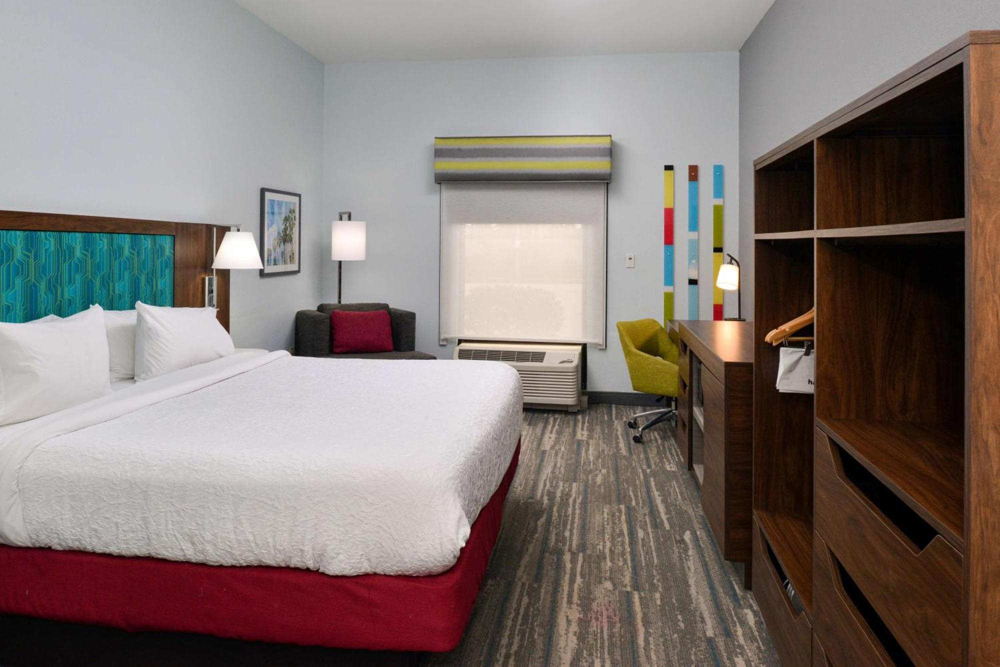 Hampton Inn By Hilton Panama City Beach Upper Grand Lagoon Eksteriør bilde