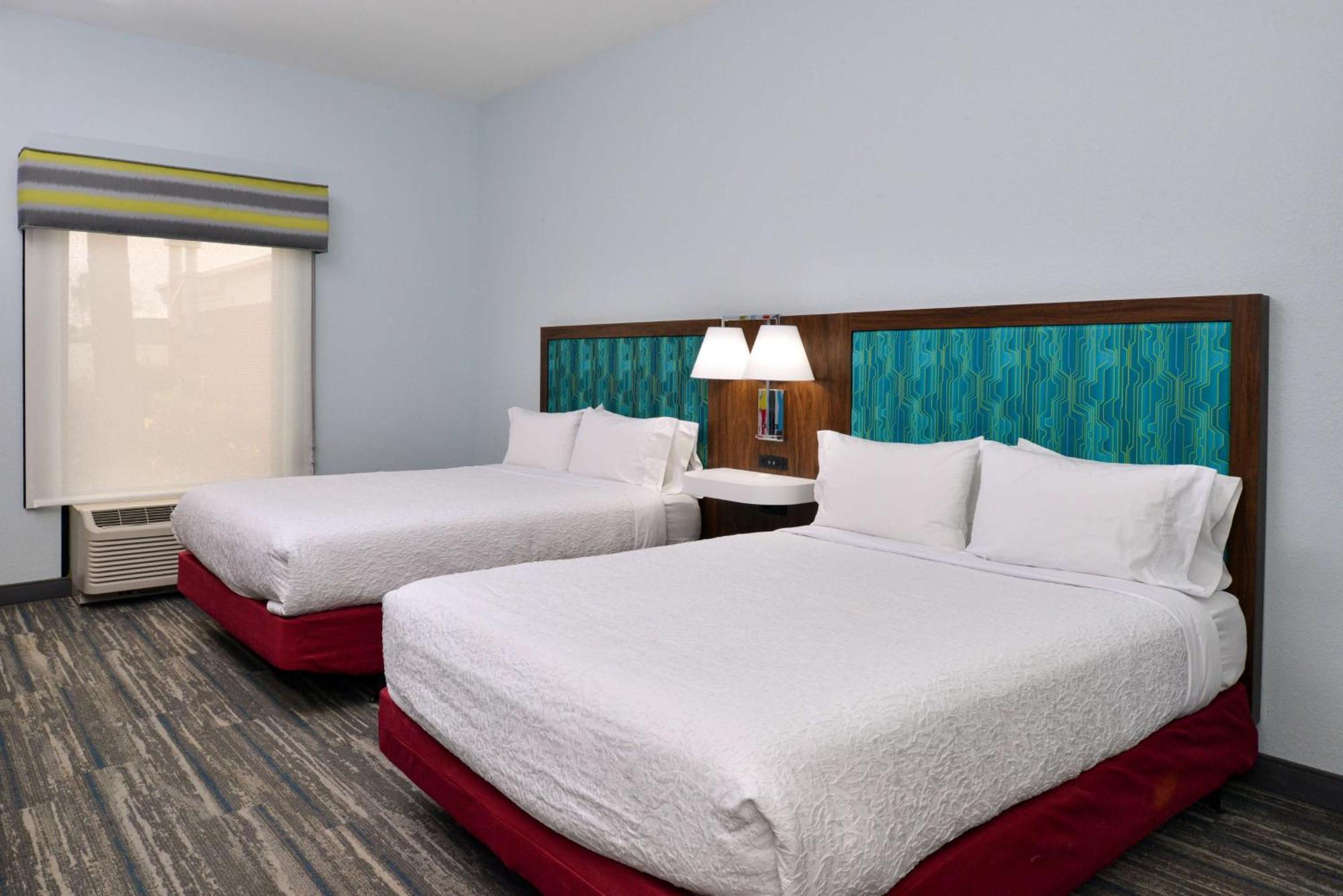 Hampton Inn By Hilton Panama City Beach Upper Grand Lagoon Eksteriør bilde